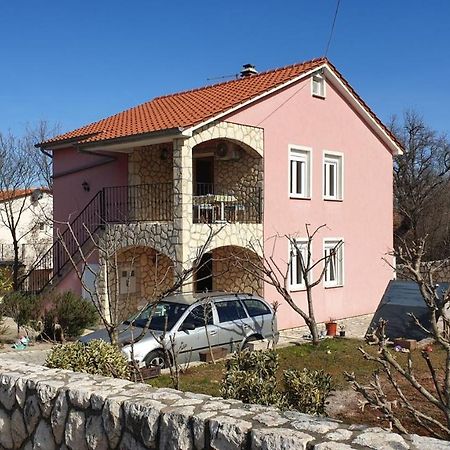 Apartments Roses Добринь Экстерьер фото