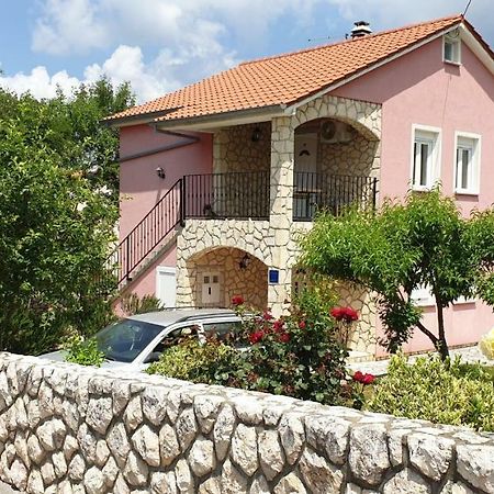 Apartments Roses Добринь Экстерьер фото