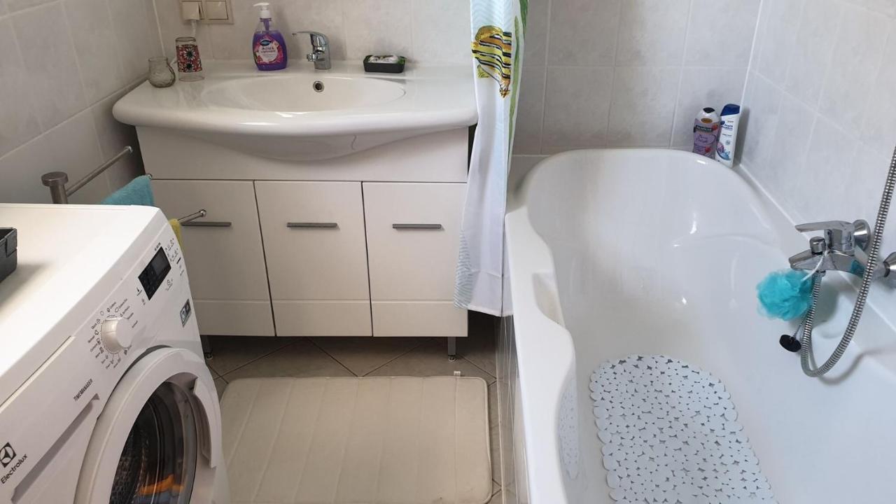 Apartments Roses Добринь Экстерьер фото